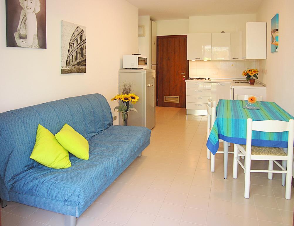 Apartment Gemini Con Piscina Bibione Værelse billede