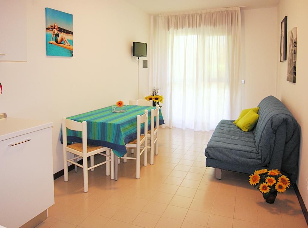 Apartment Gemini Con Piscina Bibione Værelse billede